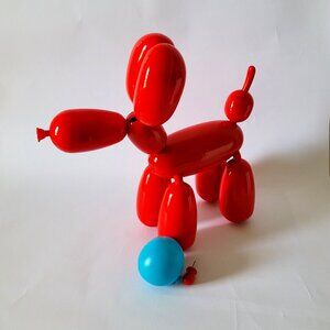 Squeakee The Balloon Dog